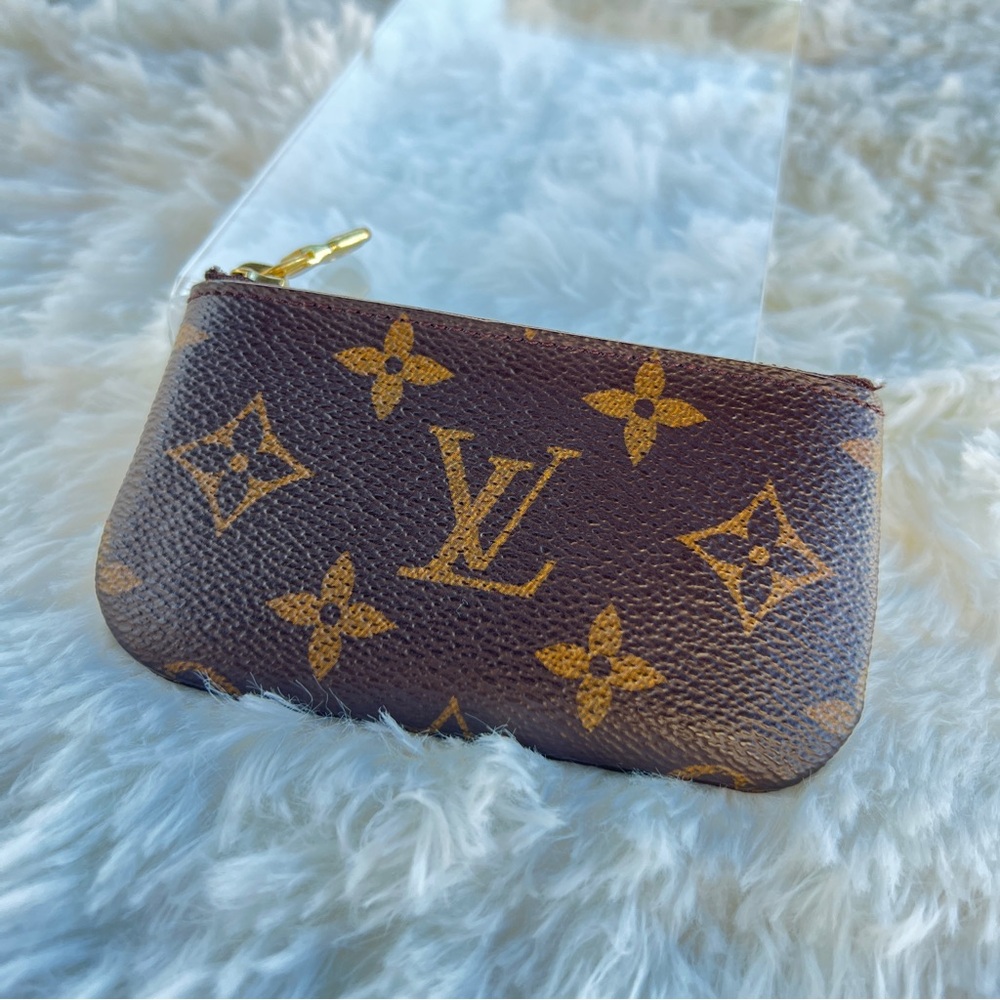 Louis Vuitton canvas Monogram with gold hardware key Pouch